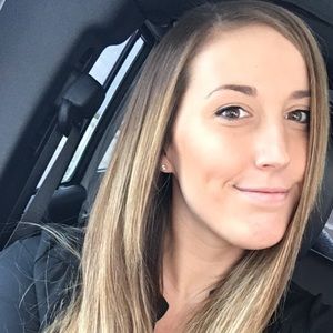 Meet your Posher, Caitlin